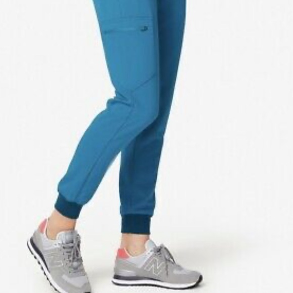 FIGS Alps Blue Scrub Set Bottom XXSP & Top XXS - Picture 5 of 6